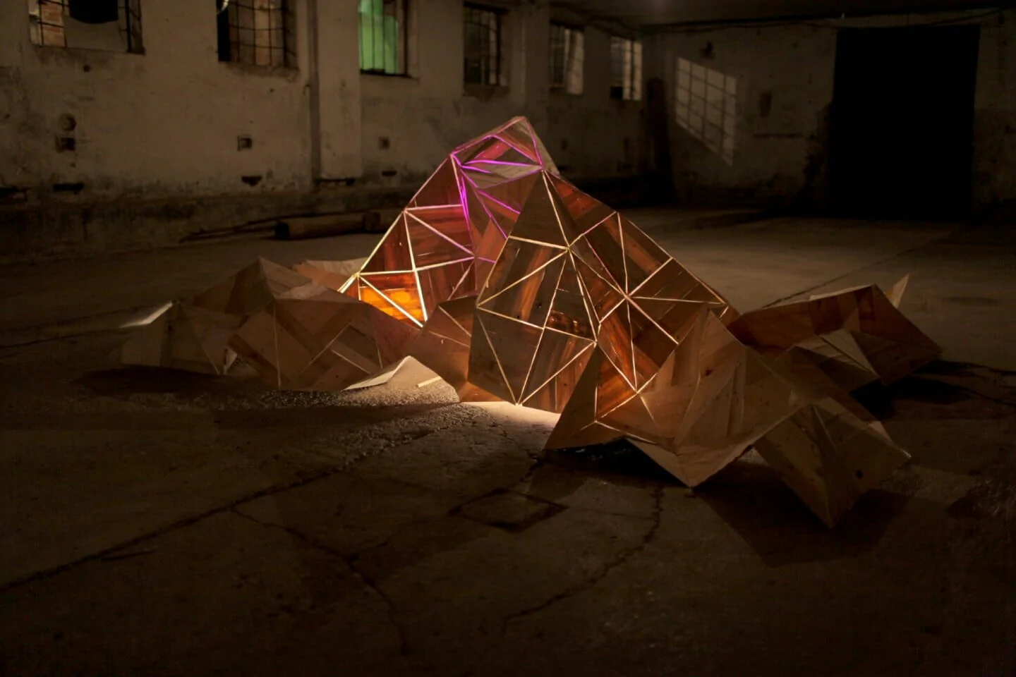 Lawren Spera with Steve Ingham, La Pagina Accartocciata, 2011